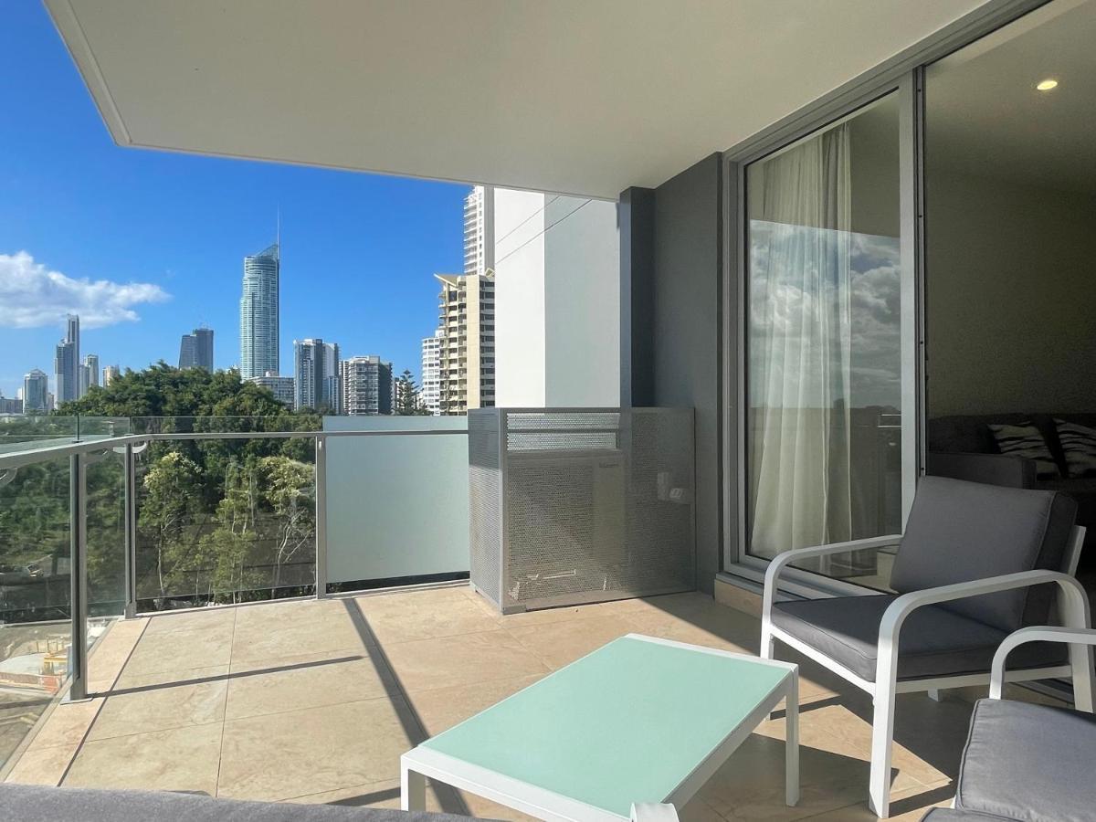 Serenity Surfers Paradise Gold Coast Eksteriør billede